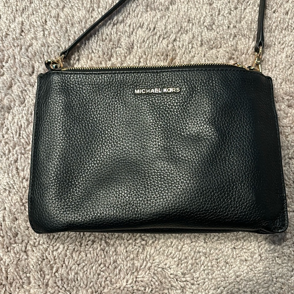 Black leather Michael Kors crossbody